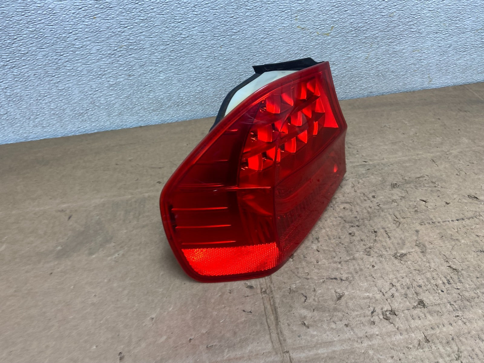 2009 2010 BMW 323i 325i 328i 335i 3 Series Left Driver Tail Light Y6849 DW2