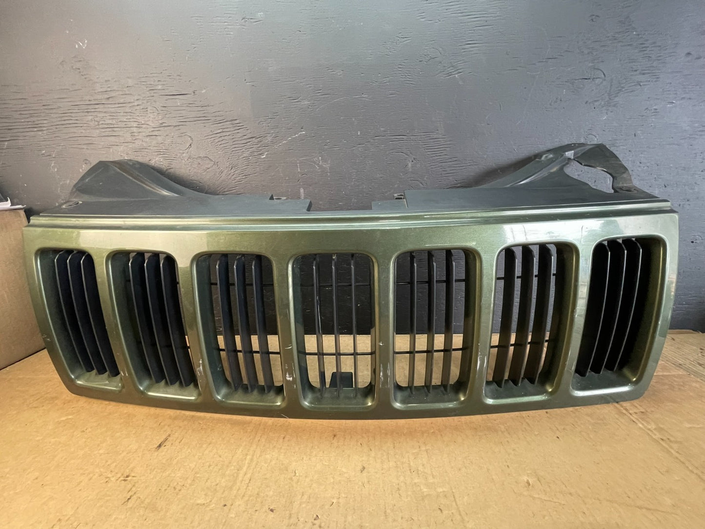 2008 2009 2010 Jeep Grand Cherokee Front Upper Grill Grille AC5162 DG0