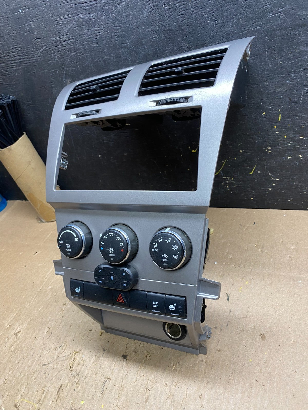 2008 2010 Dodge Avenger Center Dash A/C AC Climate Control Bezel Trim T5920 DG2