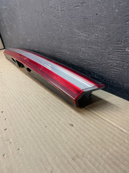 2011 - 2013 Honda Odyssey Center Trunk Liftgate Tailgate Tail Light OE af3338 DG2