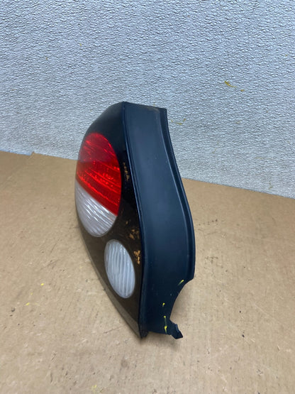 2000 to 2001 Nissan Maxima Left Driver Lh Side Tail Light Oem Z6844 DW1