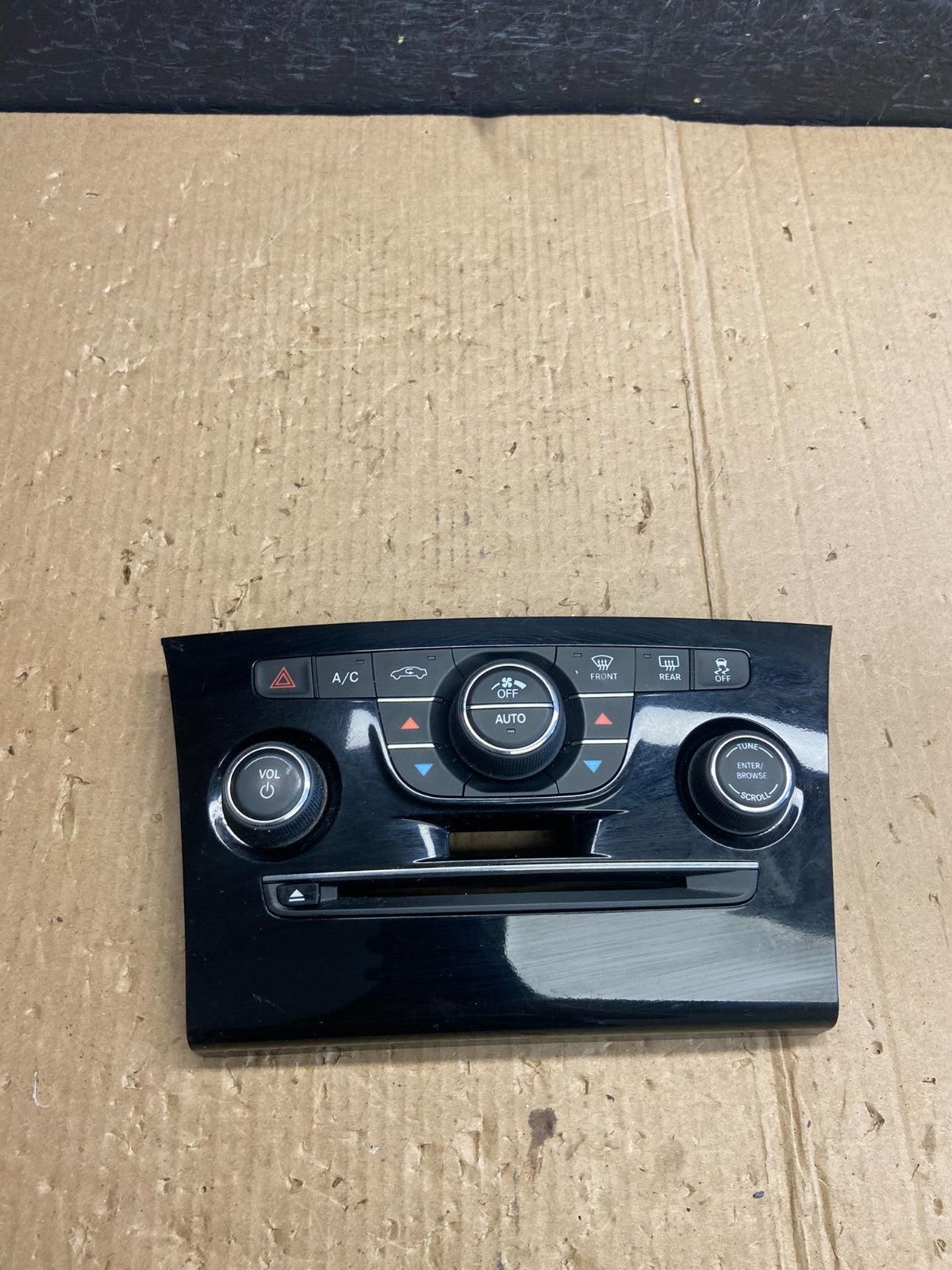 2013-2014 Chrysler 300 Dash A/C Climate Control A/C Heater Panel AE4020 DG0