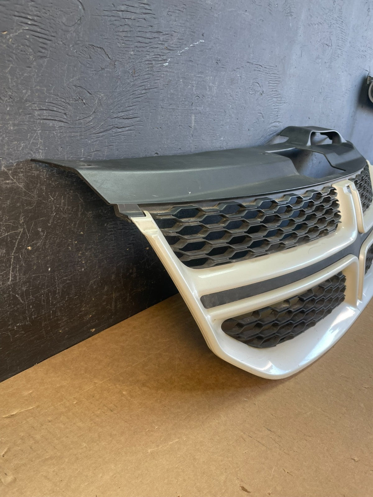 2011 to 2018 Dodge Journey Front Upper Chrome Grill Grille AD0236 DG2