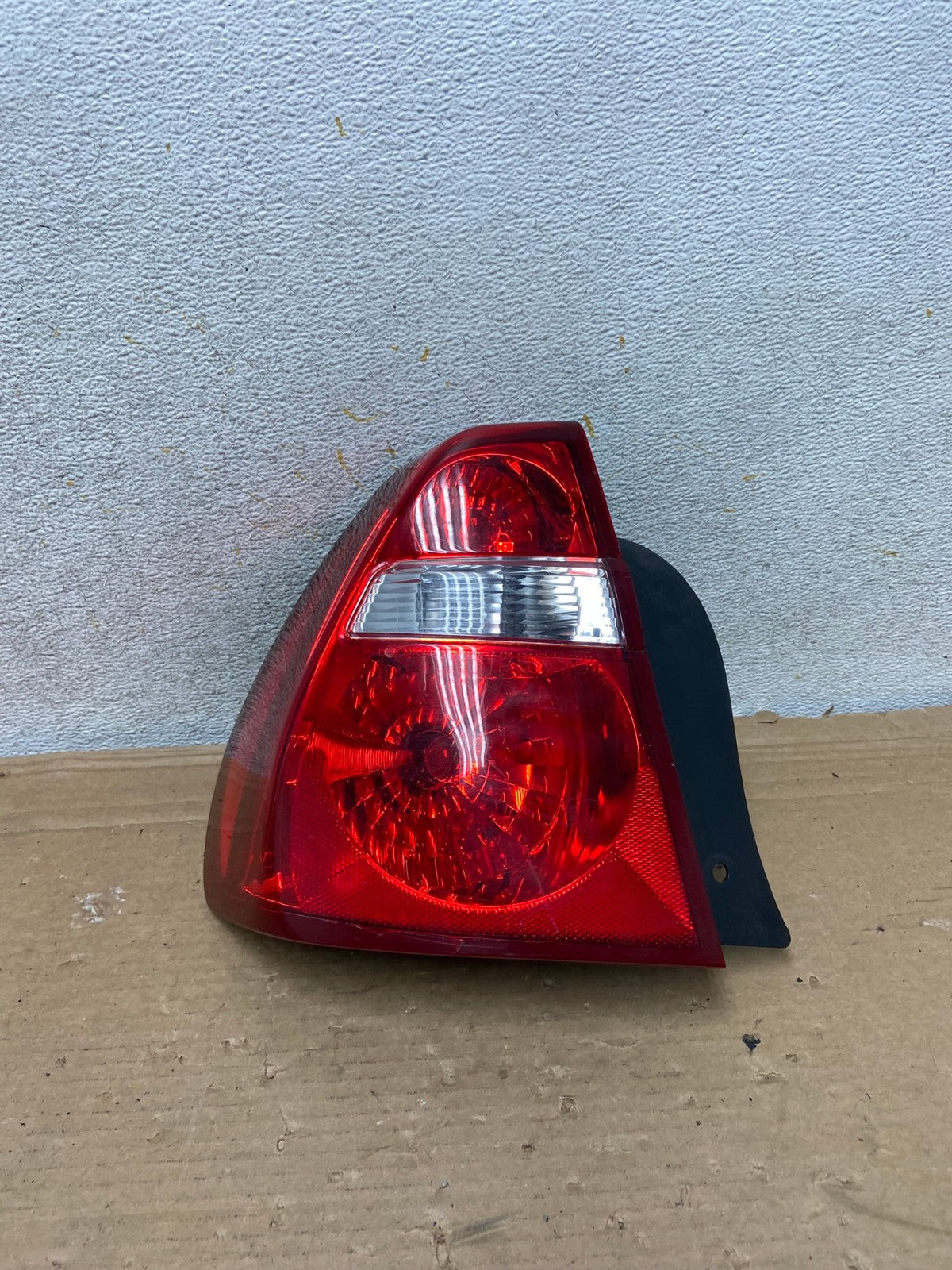 2004 to 2008 Chevrolet Malibu Left Driver Lh Side Tail Light AH8418 LK0
