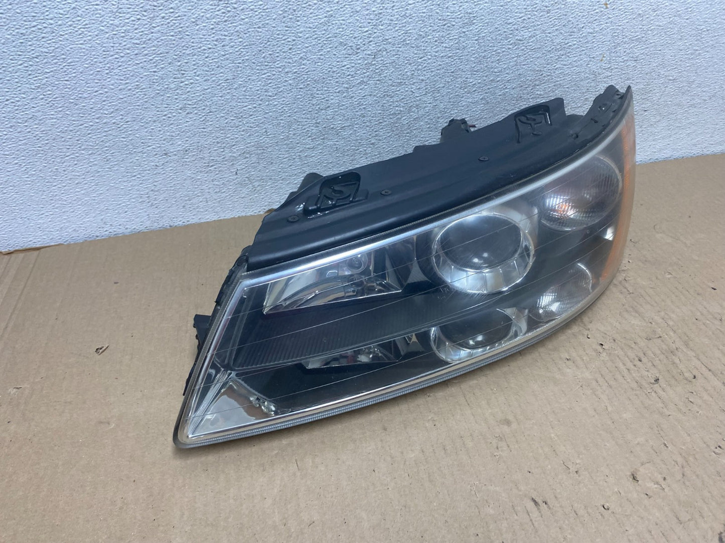 2006 to 2008 Hyundai Sonata Left Driver LH Side Headlight Halogen AG7969 DW2