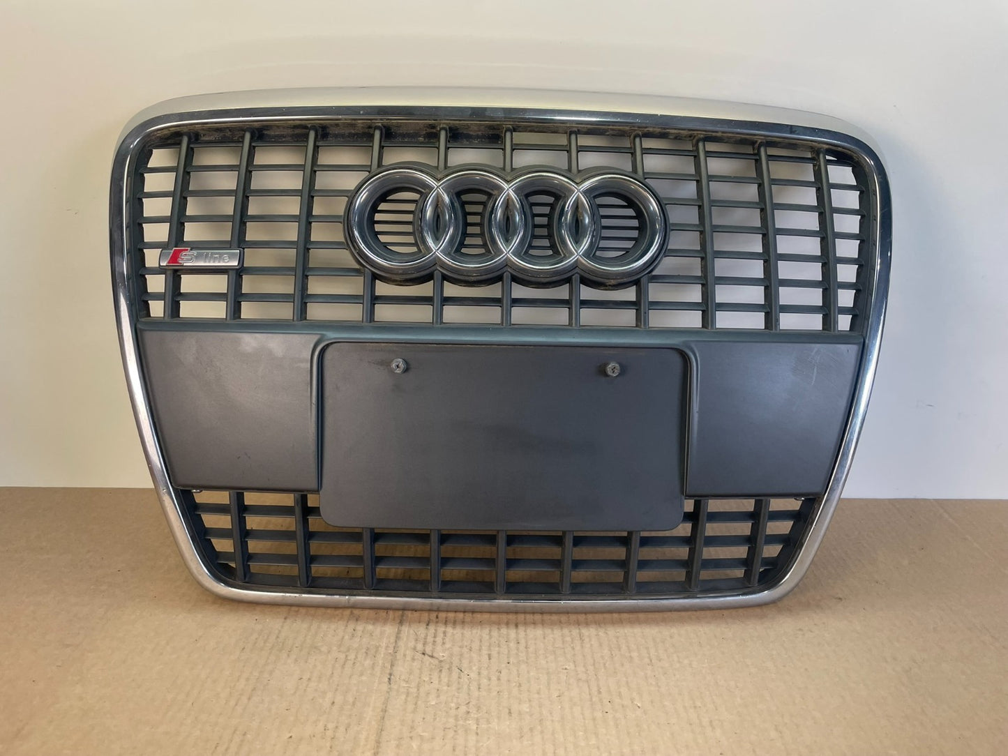 2005 to 2008 Audi A6 C6 Front Grill Grille Silver Black AF5531 DW0