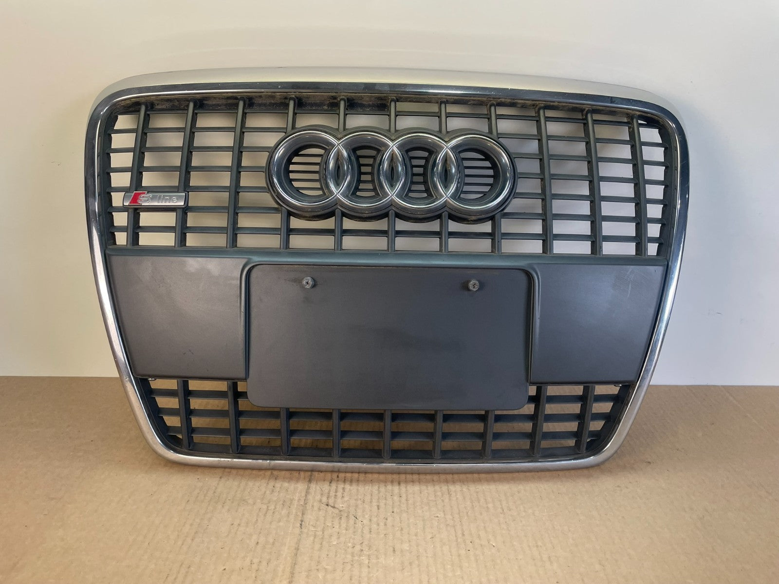 2005 to 2008 Audi A6 C6 Front Grill Grille Silver Black AF5531 DW0