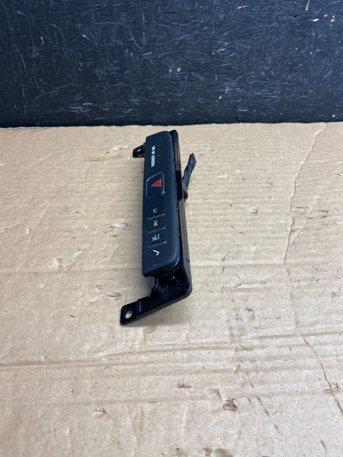 2013 - 2017 Buick Enclave Center Dash Hazard Waring Multi Switch AF2005 DW1
