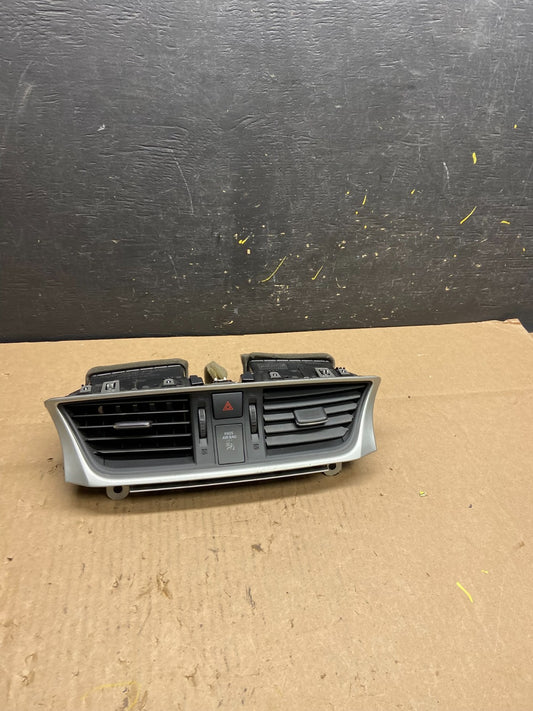 2013 to 2015 Nissan Sentra Air Vents Top Dash Center W/Hazzard Switch T4622 DG0