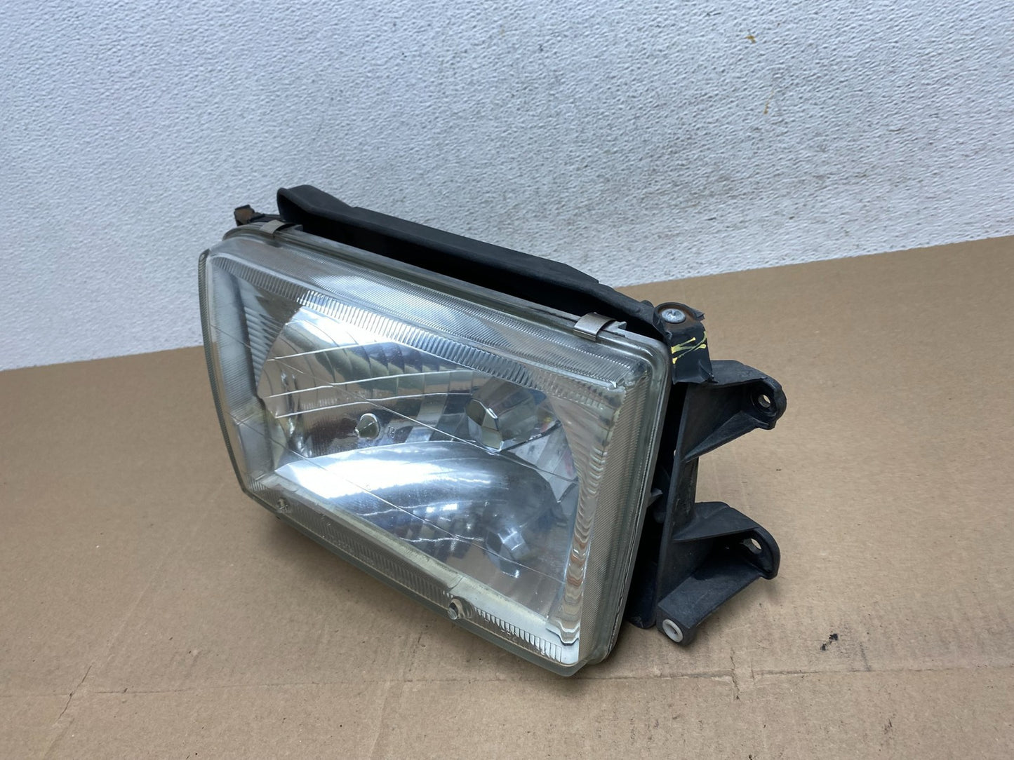 1996 to 2002 Toyota 4Runner Halogen Left Driver LH Headlight AE6636 DW1