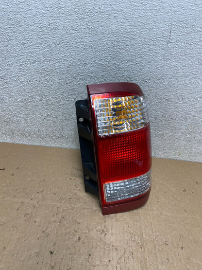 1999 to 2004 Nissan Pathfinder Right Passenger Rh Side Tail light Oem U0489 DW2