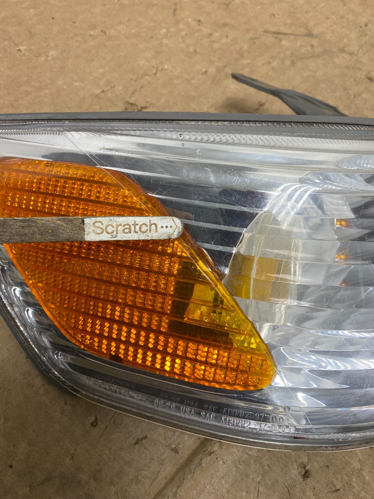 2000 - 2001 Toyota Camry Front Right Passenger RH Turn Signal Oem V3222 DW3