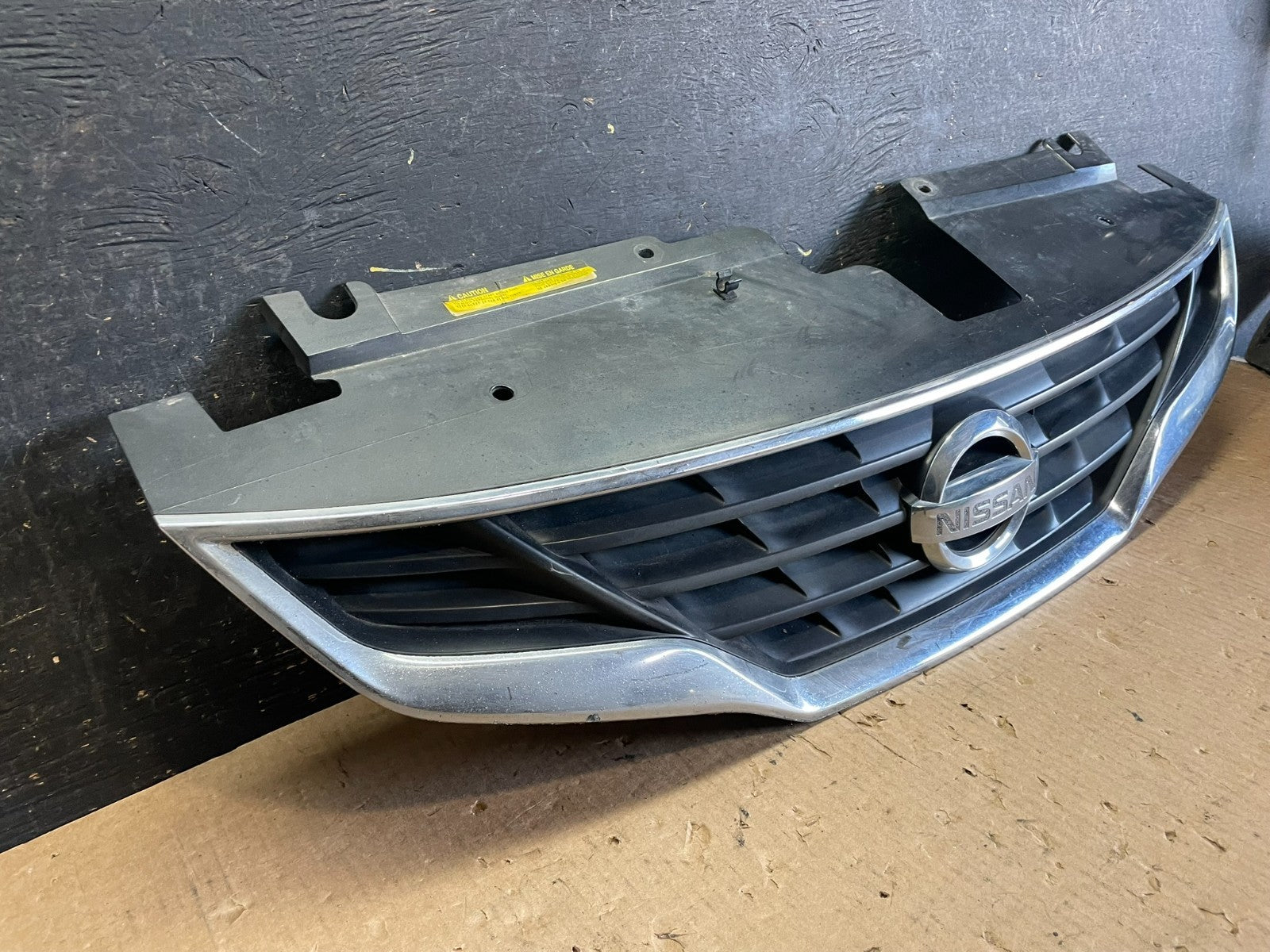 Sedan 2010 2011 2012 Nissan Altima Front Upper Grill Grille Y9774 DG2