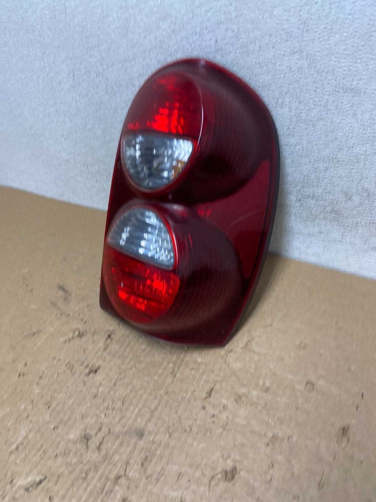 2005 2006 2007 Jeep Liberty Right Passenger Rh Side Tail Light AF8117 DW1