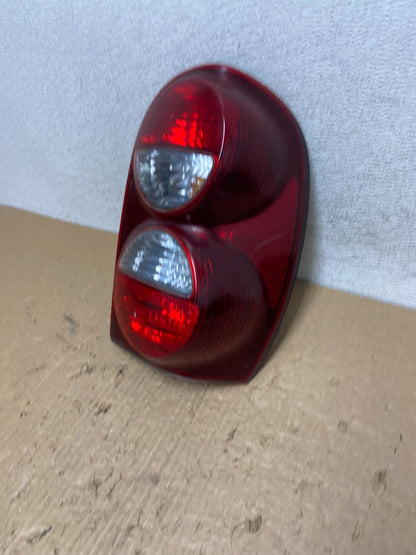 2005 2006 2007 Jeep Liberty Right Passenger Rh Side Tail Light AF8117 DW1