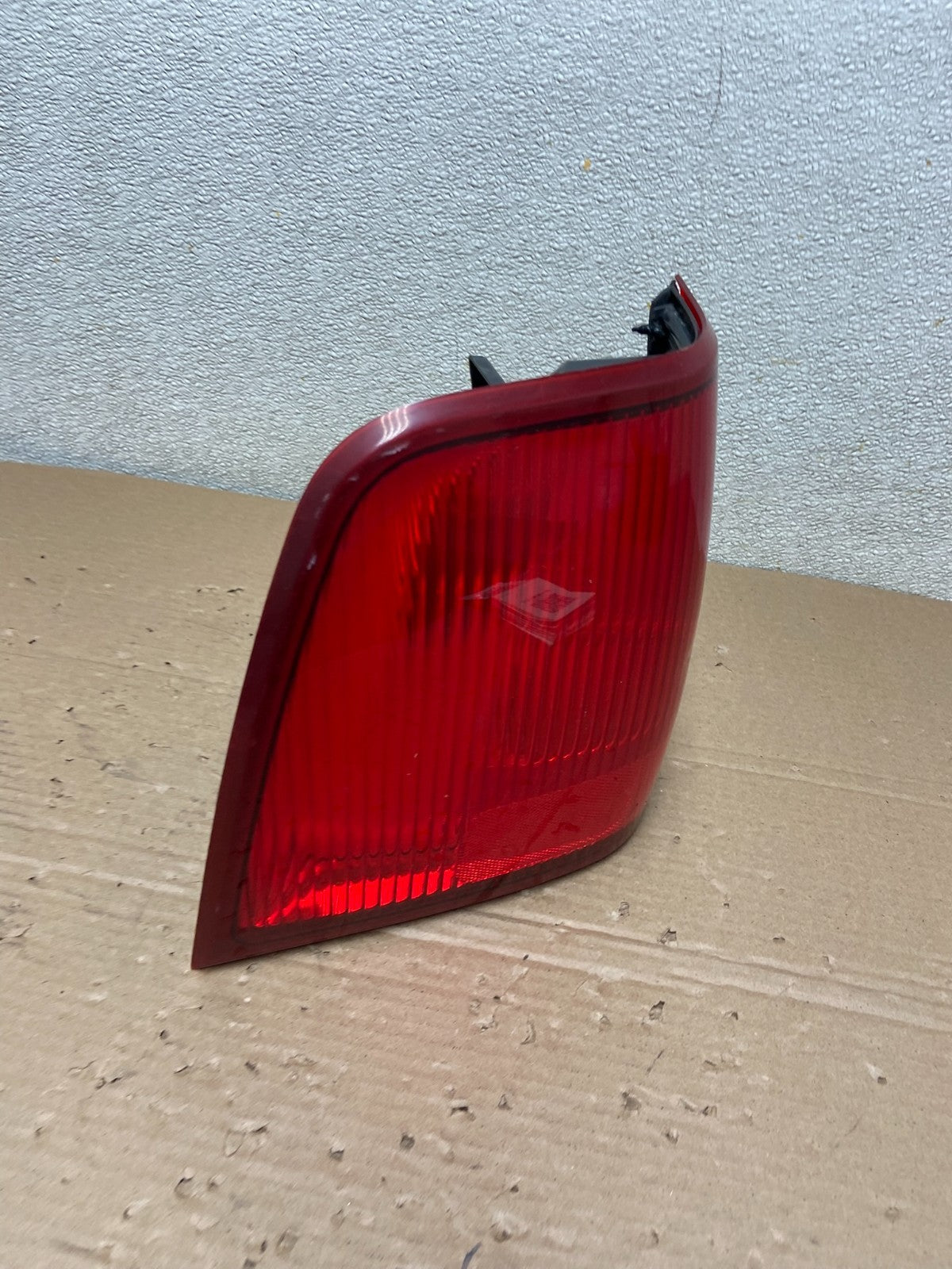 2003 to 2006 Lincoln Navigator Left Driver LH Side Tail Light OEM AB1425 LK2