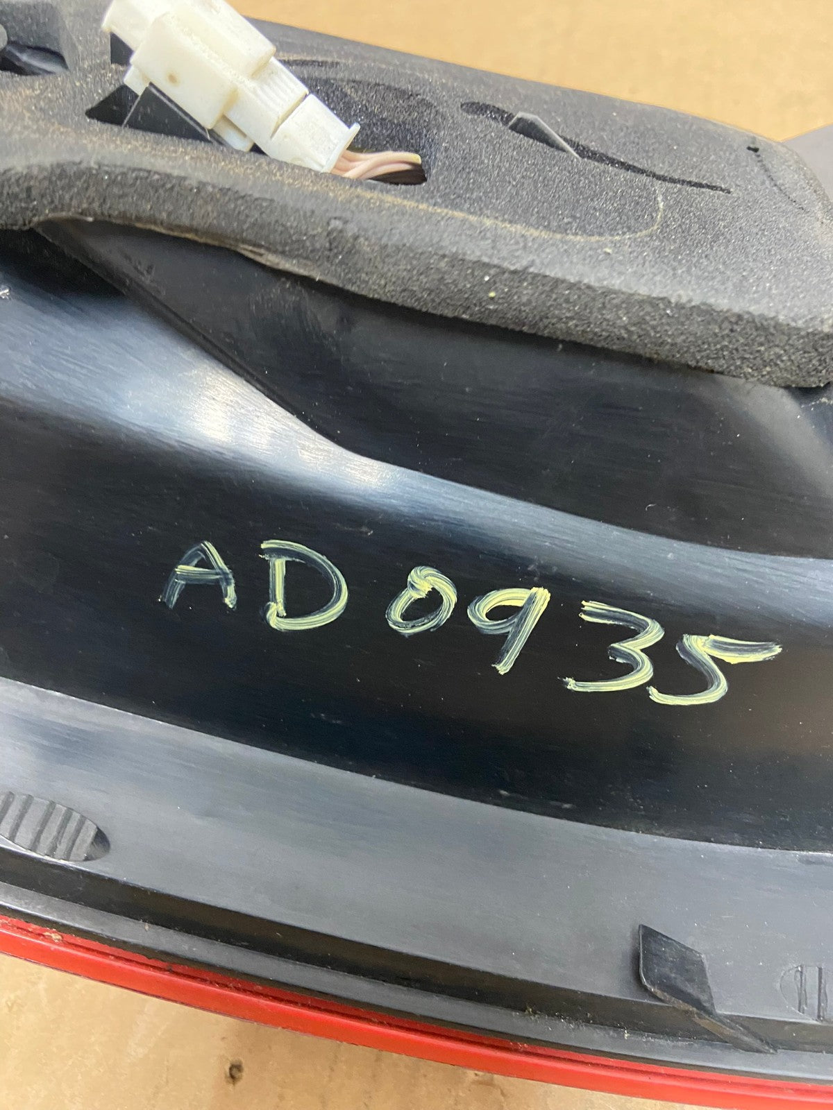 2010-2013 Mercedes-Benz E350 Right Passenger RH Side Tail Light AD0935 LK7
