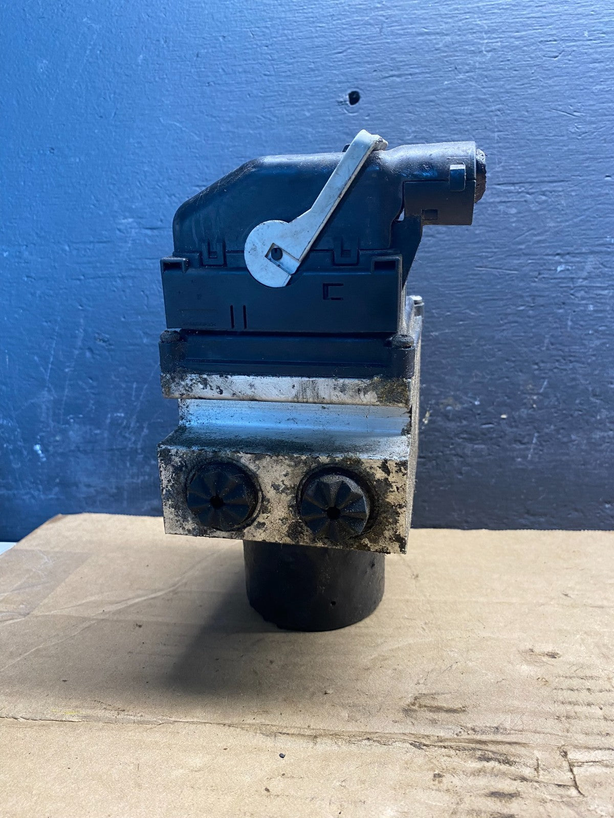 2011 - 2014 Ford E250 E350 Van ABS Anti Lock Brake Pump Module ad3541 DG3