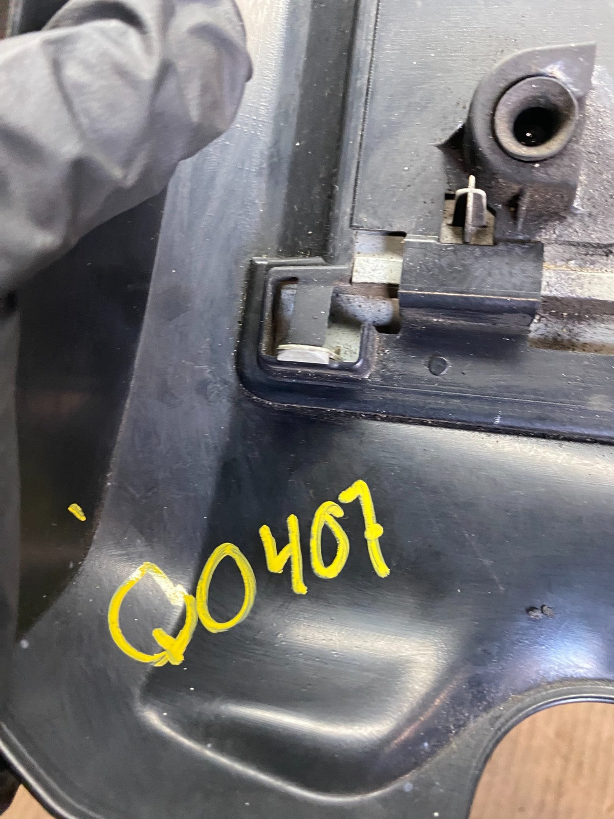 2005-2010 Volkswagen Mk5 2.0 TSI Passat Jetta Engine Cover Q0407 DG9