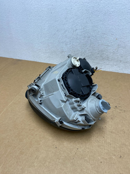 2005 to 2007 Mercedes-Benz C-Class Right Passenger Side Headlight AE3001 DW5