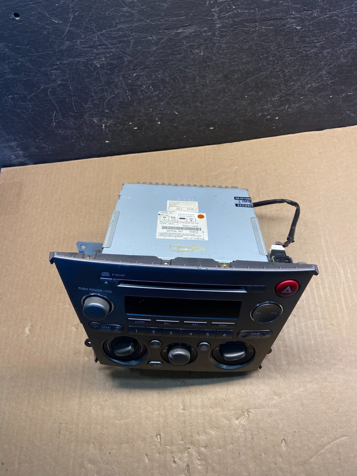2005 to 2009 Subaru Legacy AM FM CD Radio Climate Control Player AF9393 DG3