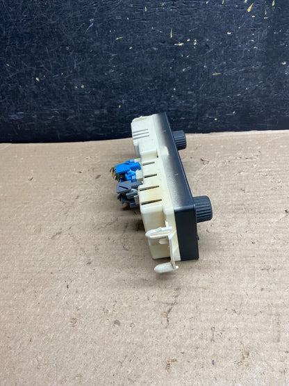 2003-2009 GMC Chevrolet Envoy Trailblazer Climate Control A/C Panel ah5467 DG1
