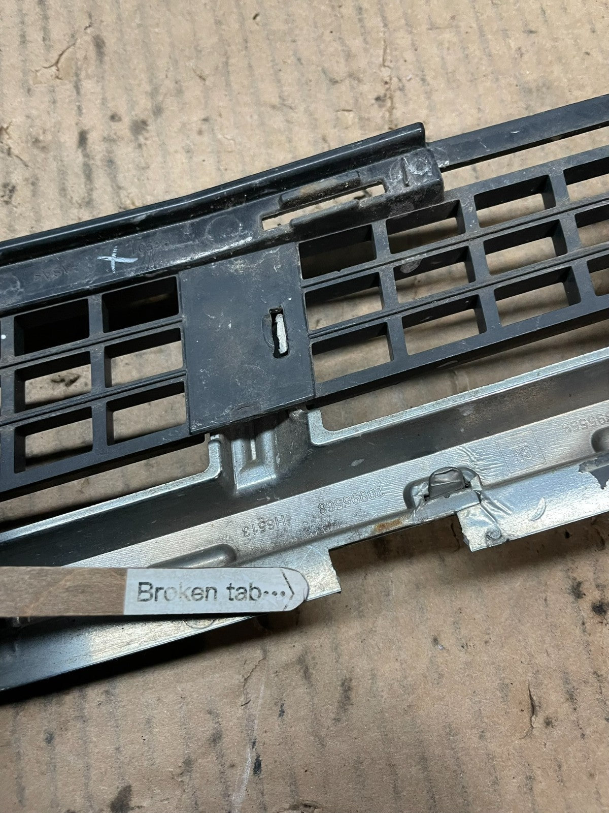 2012 to 2014 Cadillac CTS Front Lower Grill Grille OEM Y1293 DG8