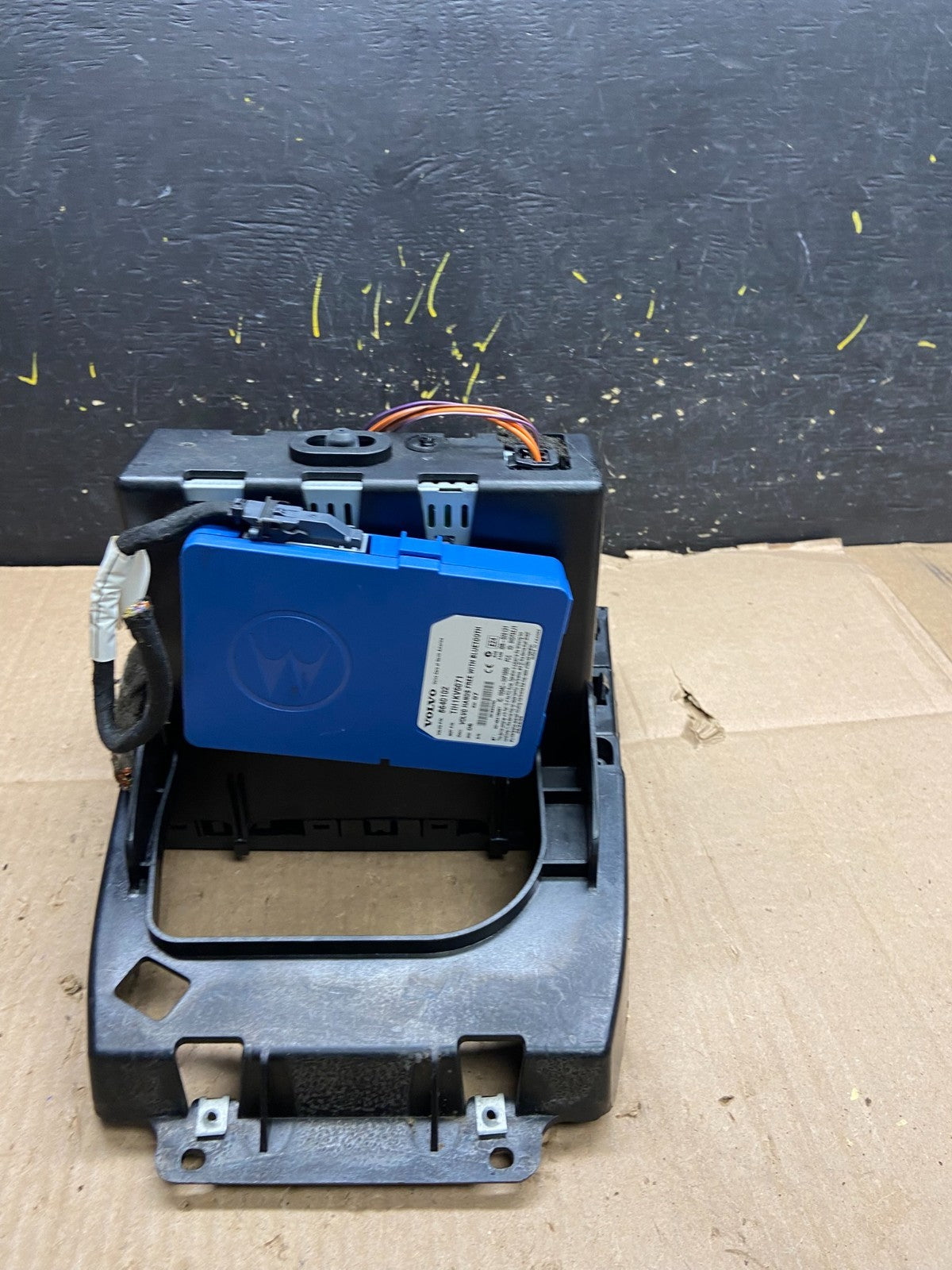 2003-2006 Volvo XC90 Center Dash Radio Screen Panel Bezel Y2508 DG4