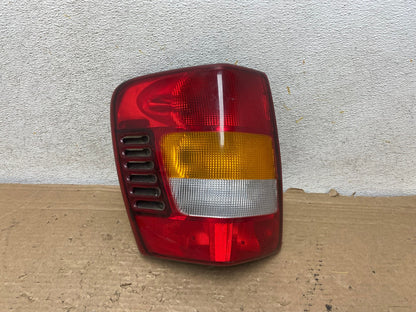 1999 - 2004 Jeep Grand Cherokee WJ Left Driver Lh Tail Light AH9178 LK0