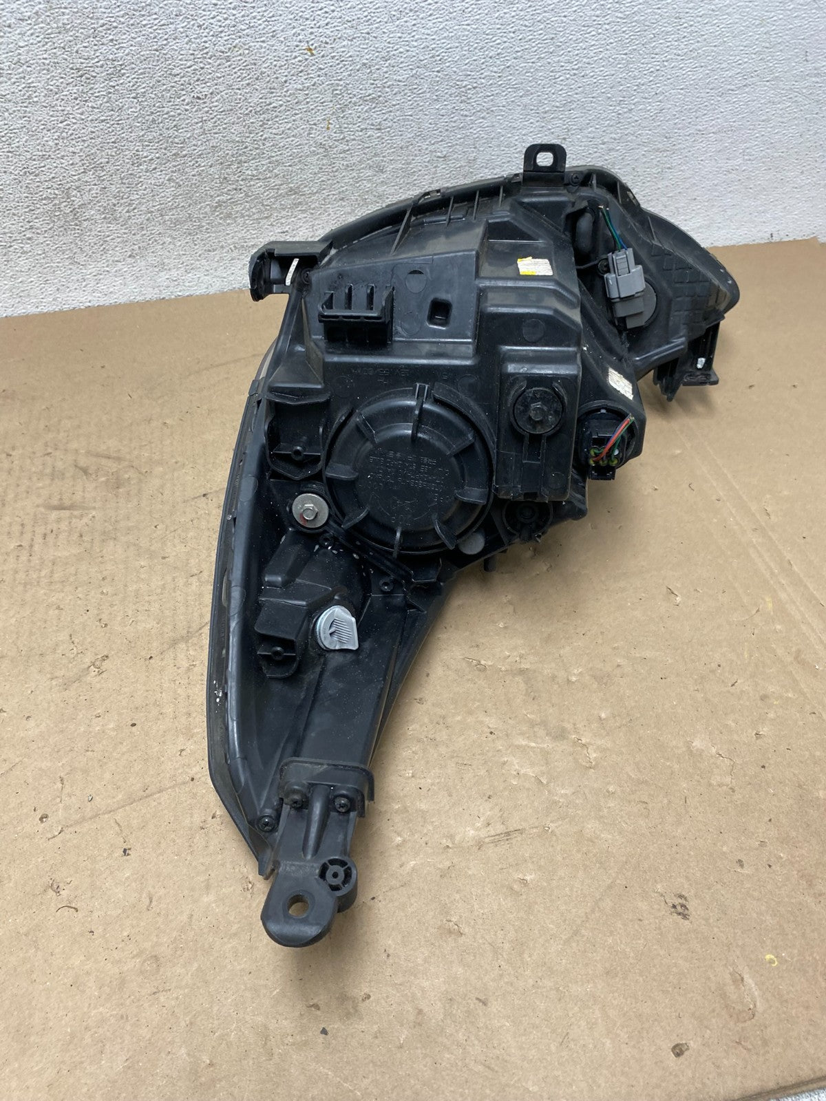2013 to 2017 Hyundai Accent Right Passenger RH Side Headlight AG4704 DW5