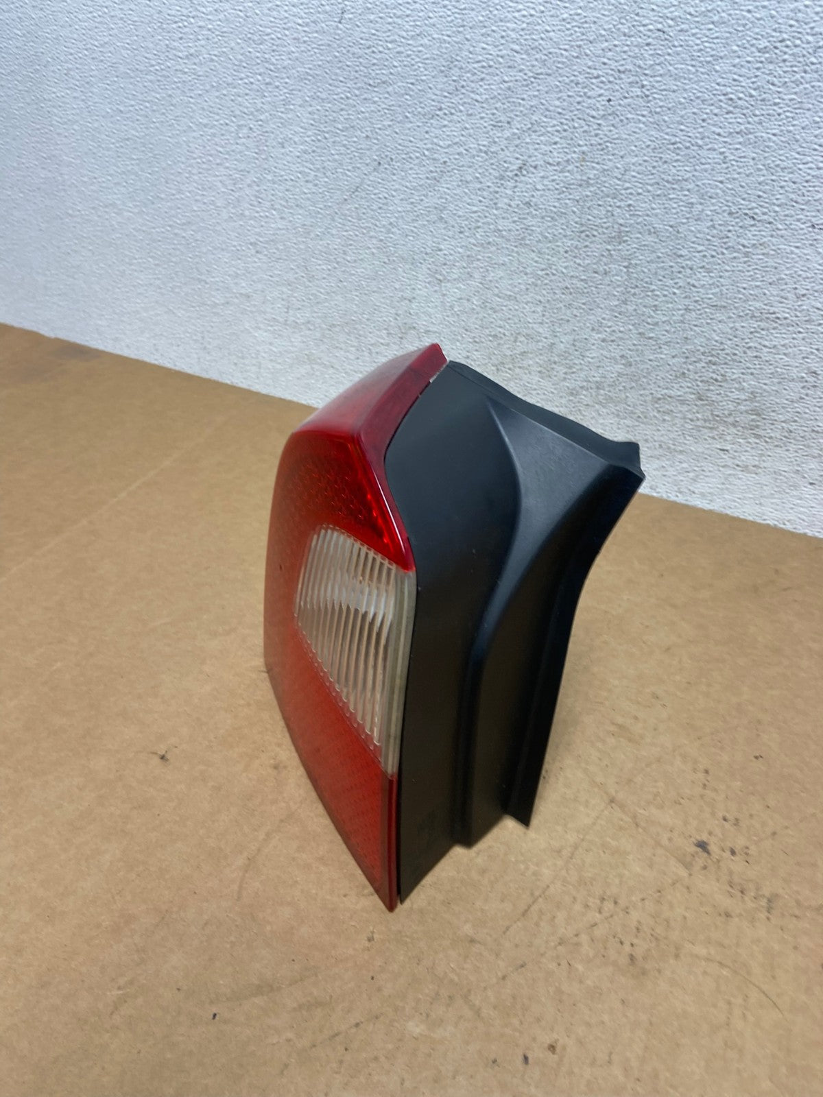 2008 to 2013 Volvo XC70 V70 Left Driver LH Tail Light Lower AE2978 LK1
