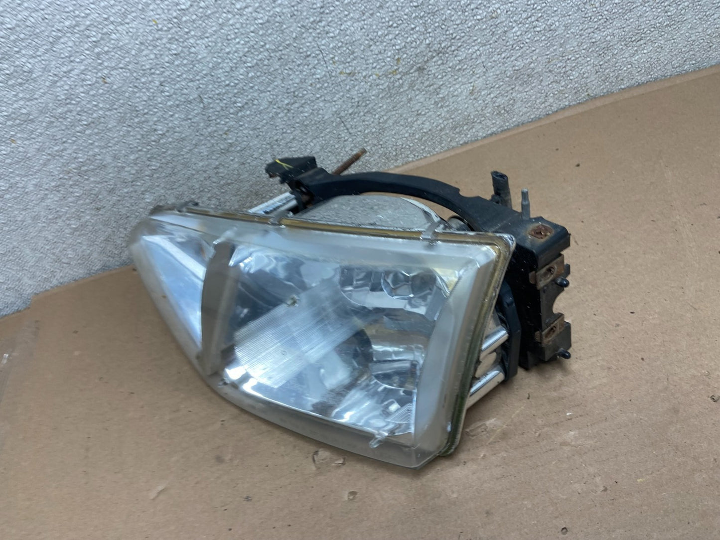 2001 to 2002 Nissan Quest Left Driver LH Side Halogen Headlight AA9897 DW1