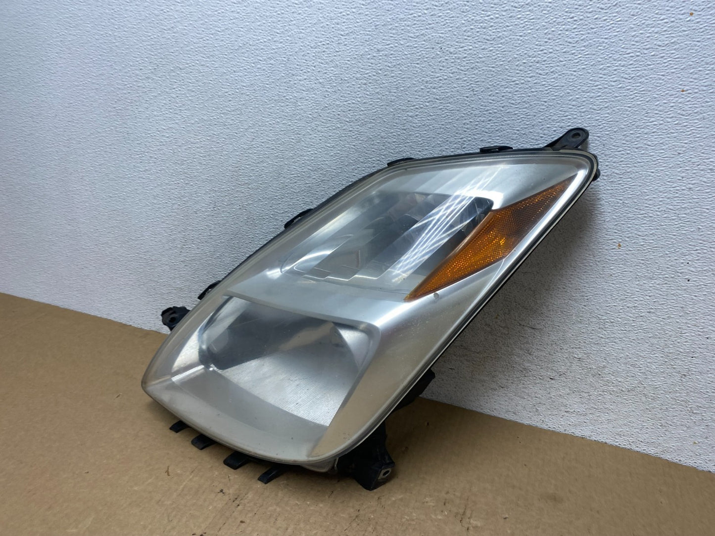 2004 - 2005 Toyota Prius Left Driver Lh Halogen Headlight AF9670 DW1