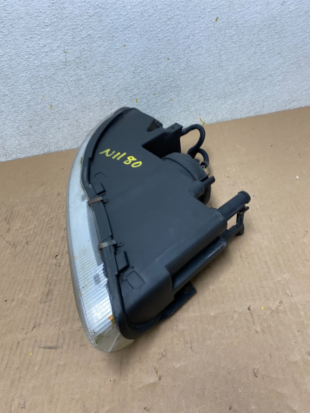 1996-2000 Chrysler Sebring Left Driver LH Side Halogen Headlight OEM N1180 DW7