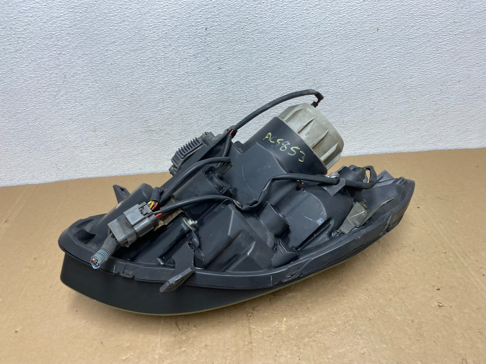 2004 to 2006 Nissan Maxima Left Driver Side Headlight Hid Xenon AC5853 DW6