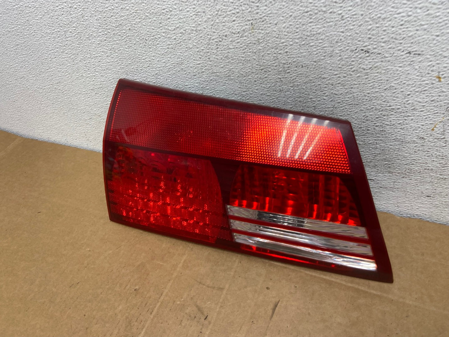 2004 - 2005 Toyota Sienna Left Driver LH Side Inner Tail Light AD5475 LK1