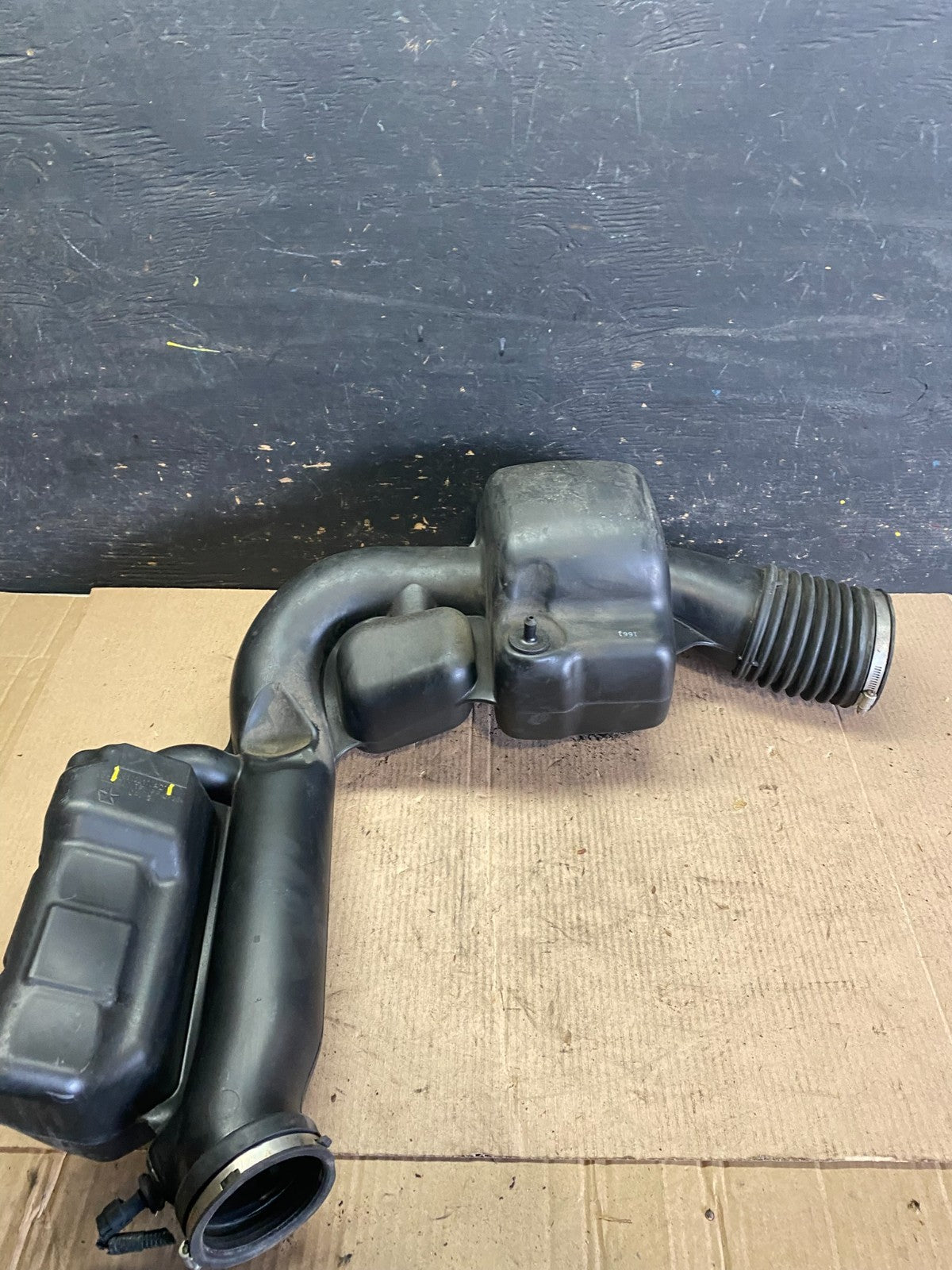 2011 - 2013 Dodge Durango 3.6L Resonator Air Intake Tube S9806 DG4