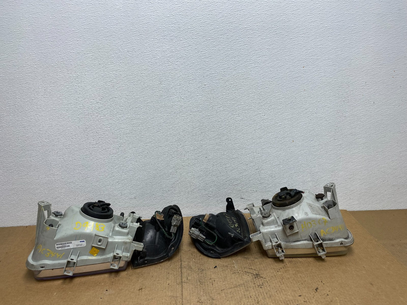 1999-2004 Nissan Pathfinder Left+Right Side Set Halogen Headlights AC3441 DW7