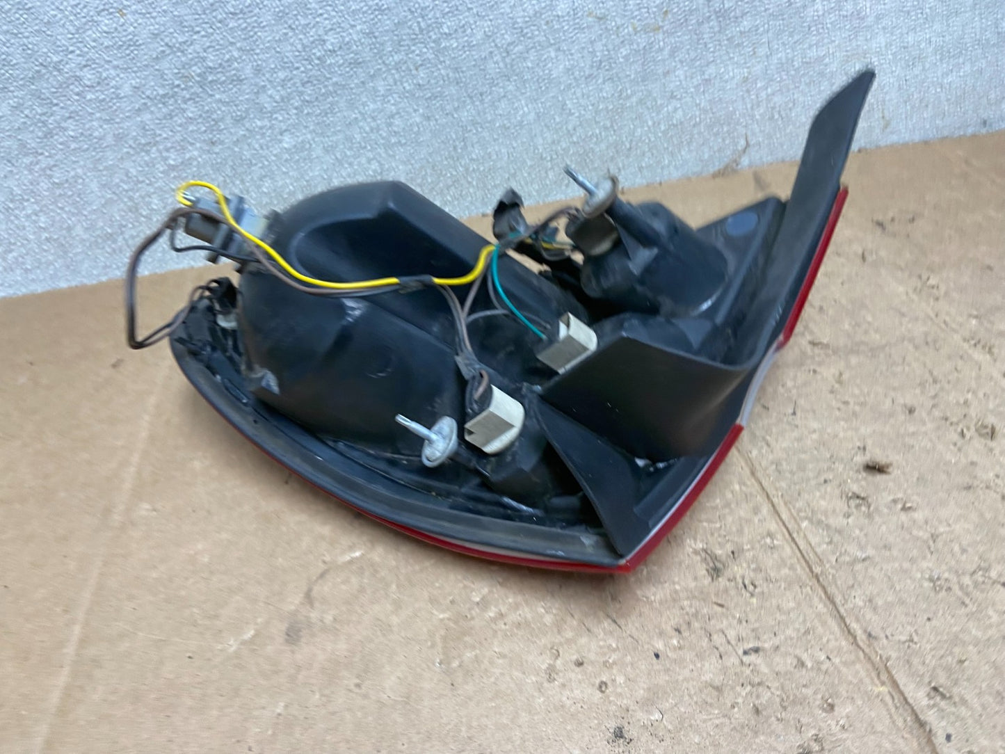 2005 to 2009 Buick Lacrosse Left Driver LH Side Tail Light AA4000 DW5