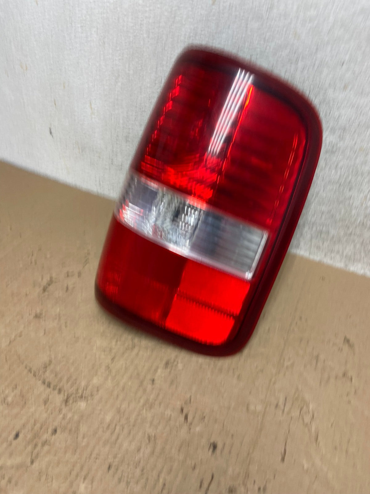 2004 to 2008 Ford F150 F-150 Right Passenger RH Side Tail Light AI1368 LK1