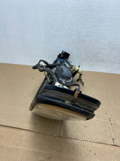 1998 to 2004 Cadillac Seville Right Passenger RH Side Headlight AE6510 DG6