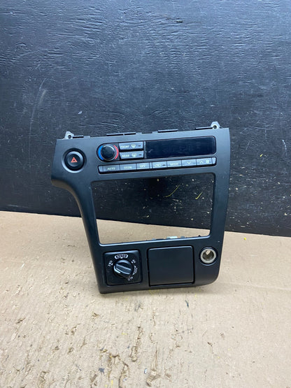 2003-2004 Nissan Pathfinder Radio A/C Heat Temperature Climate Control t6448 DG0