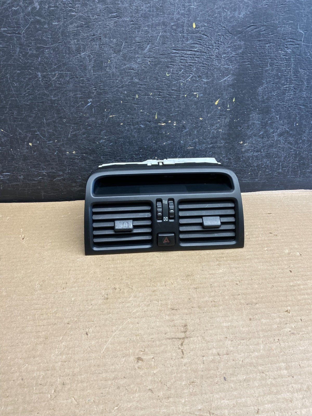 1995 1996 1997 Lexus LS400 Center Console A/C Heater Air Vent AH3598 DG0