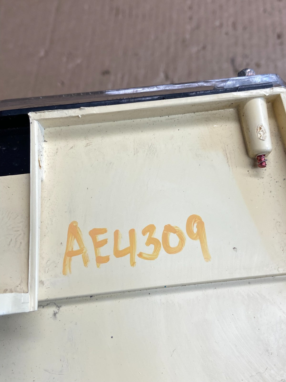 1997 1998 Ford Expedition Speedometer Instrument Gauge Cluster AE4309 DW8