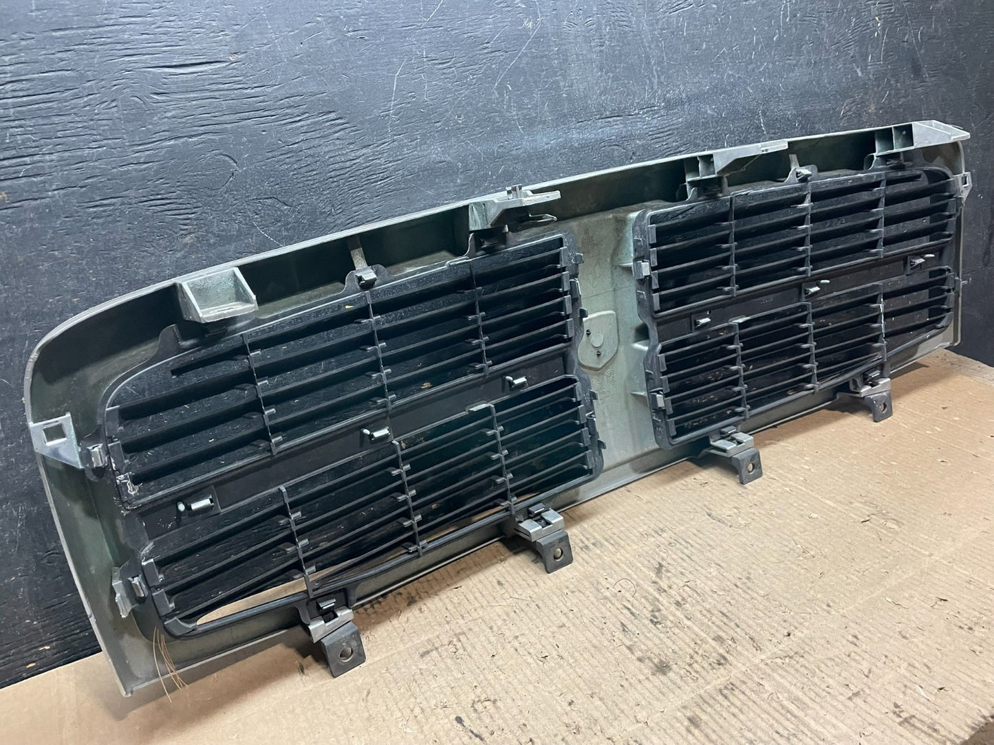 2004 to 2006 Dodge Durango Front Upper Chrome Grill Grille Oem Y1266 DG7