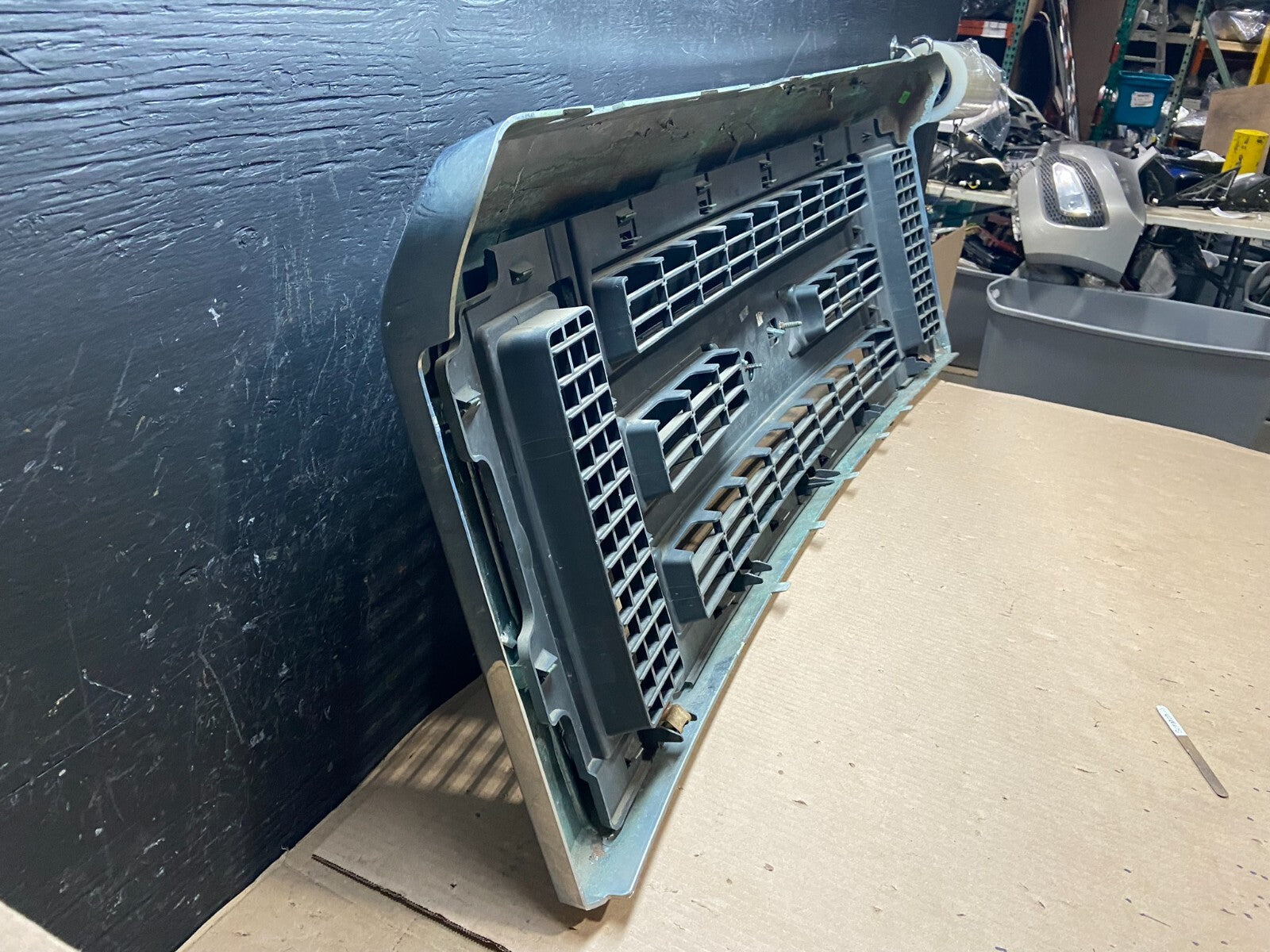 2008 to 2014 Ford Econoline E150 E250 Front Upper Chrome Grill Grille Oem E860410