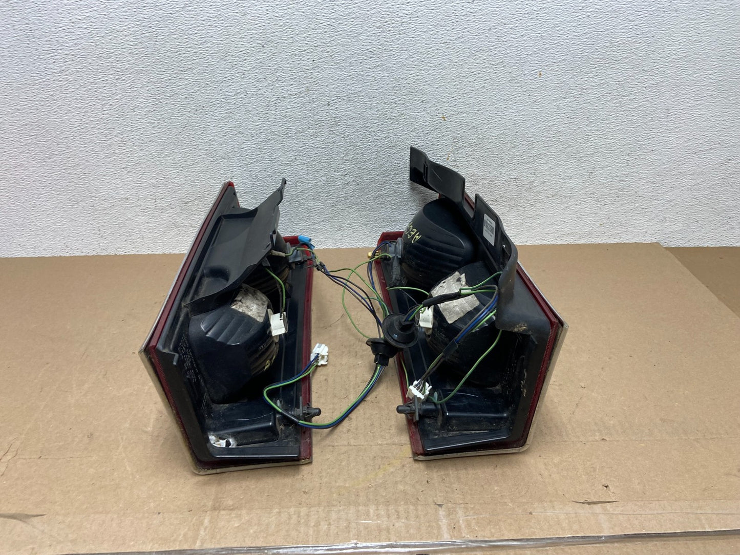 2006 to 2008 Hummer H3 Left+Right Side Tail Lights AE6772 DW8