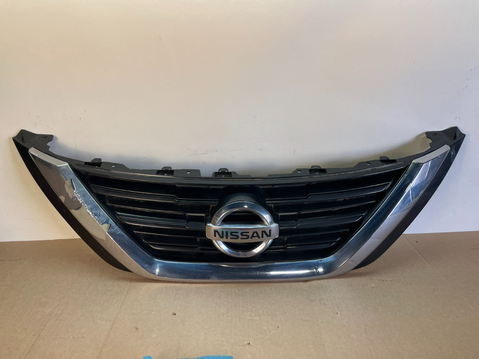2016 2017 2018 Nissan Altima Front Upper Grill Grille AG9872 DG0