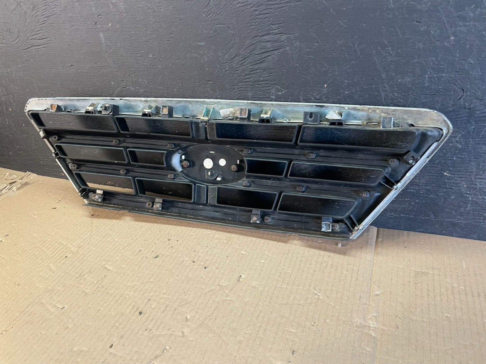 2007 to 2008 Kia Sorento Front Upper Grill Grille AE3635 DG5