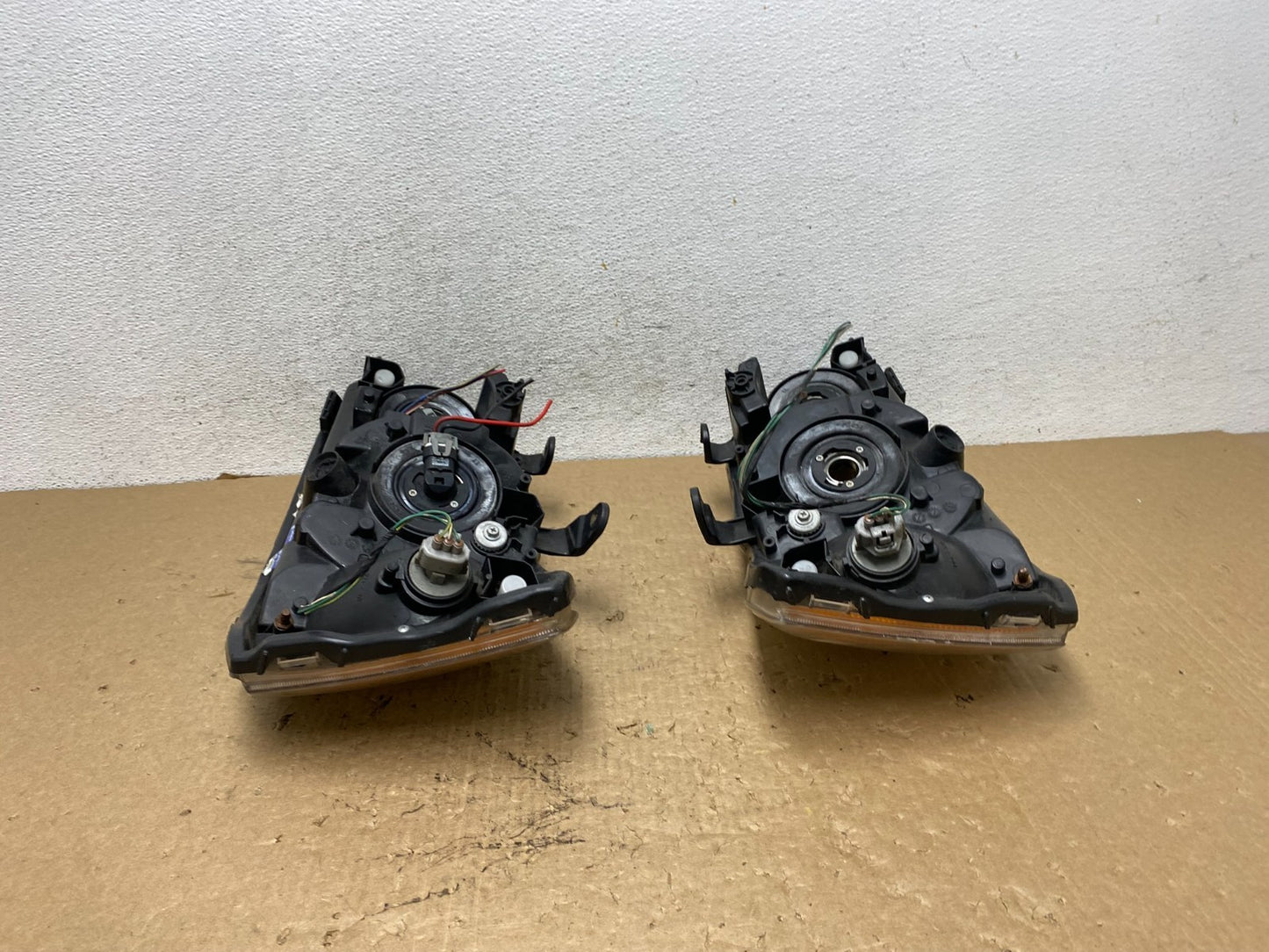 2001 2002 2003 Toyota Highlander Headlights Left+Right Side AF8195 DW7